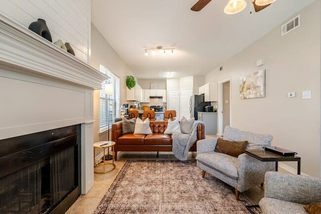 Building Photo - 5131 Butter Creek Ln