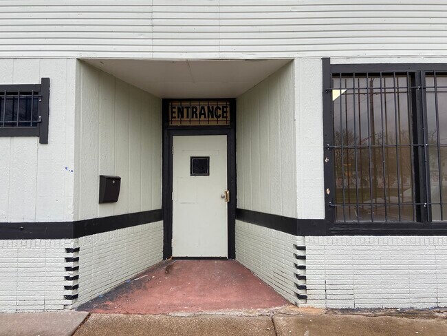 Building Photo - 3009 Pearl Ave