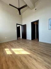 Interior Photo - Malone