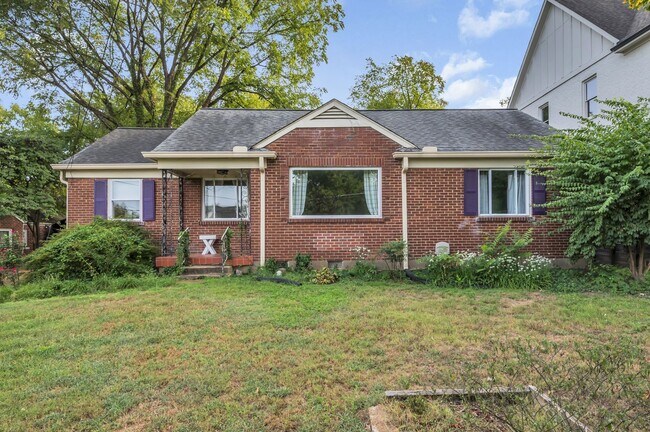 Foto del edificio - 1501 Clifton Ln