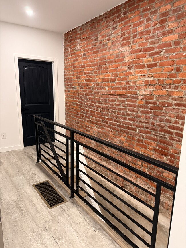 Building Photo - 3340 Potter St