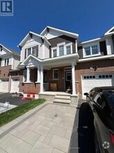 Building Photo - 207 Willow Aster Cir