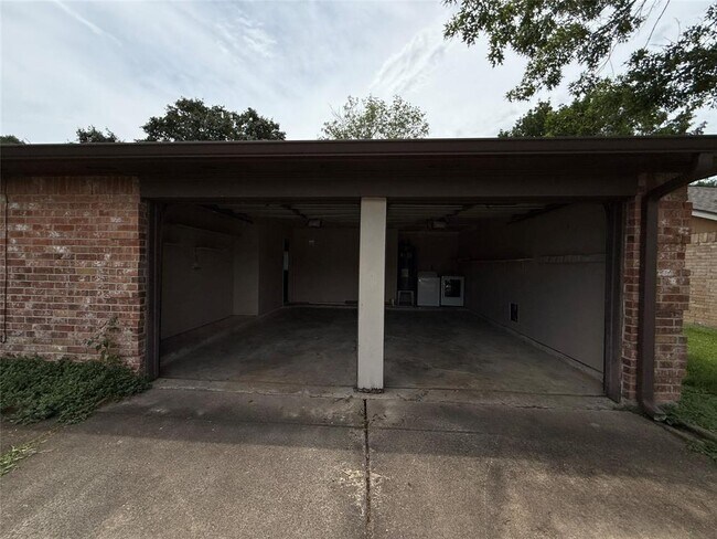 Building Photo - 19631 San Gabriel Dr