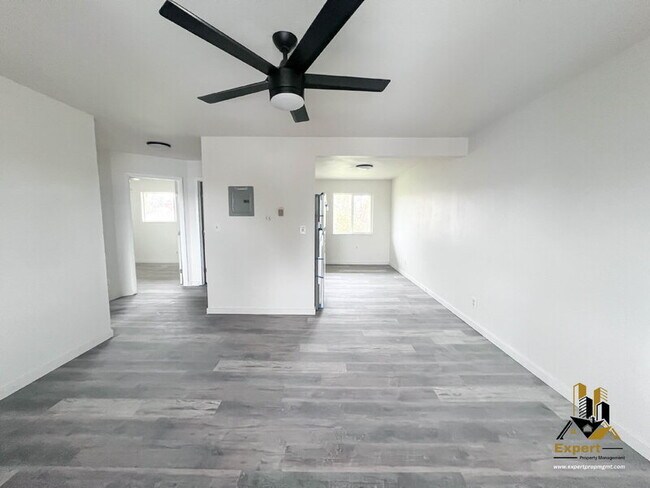 Building Photo - 1507 Nogales St