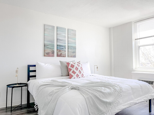 Building Photo - 2515 Burnet Ave