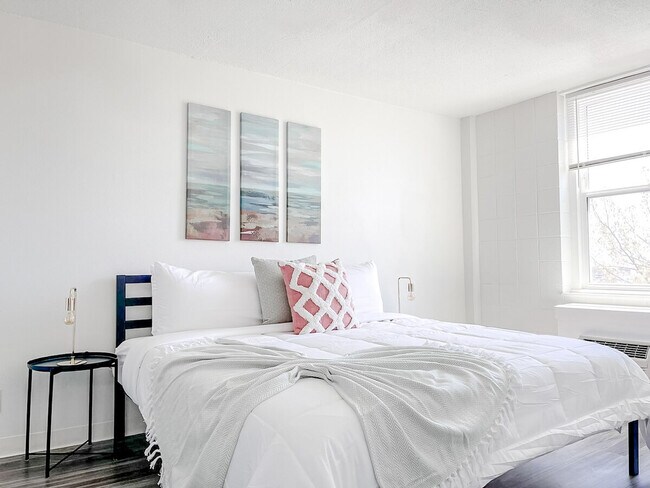 Building Photo - 2515 Burnet Ave