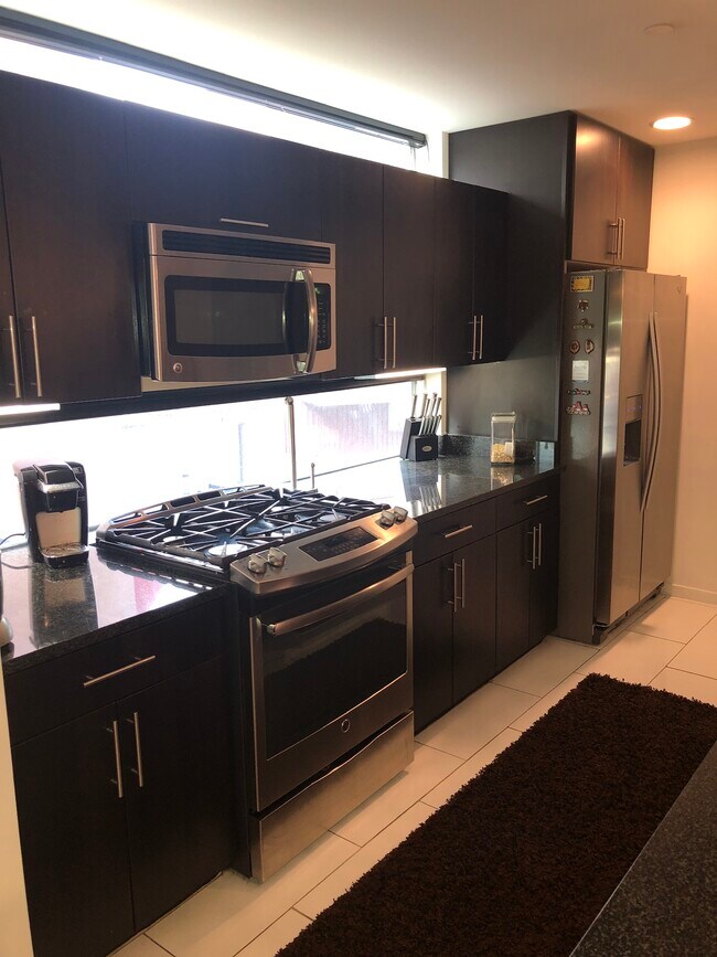 Kitchen - 231 Dougram Ave