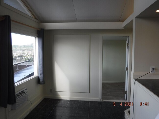 Foto del edificio - Kahala Hts Cottage 2 / 1 / garage