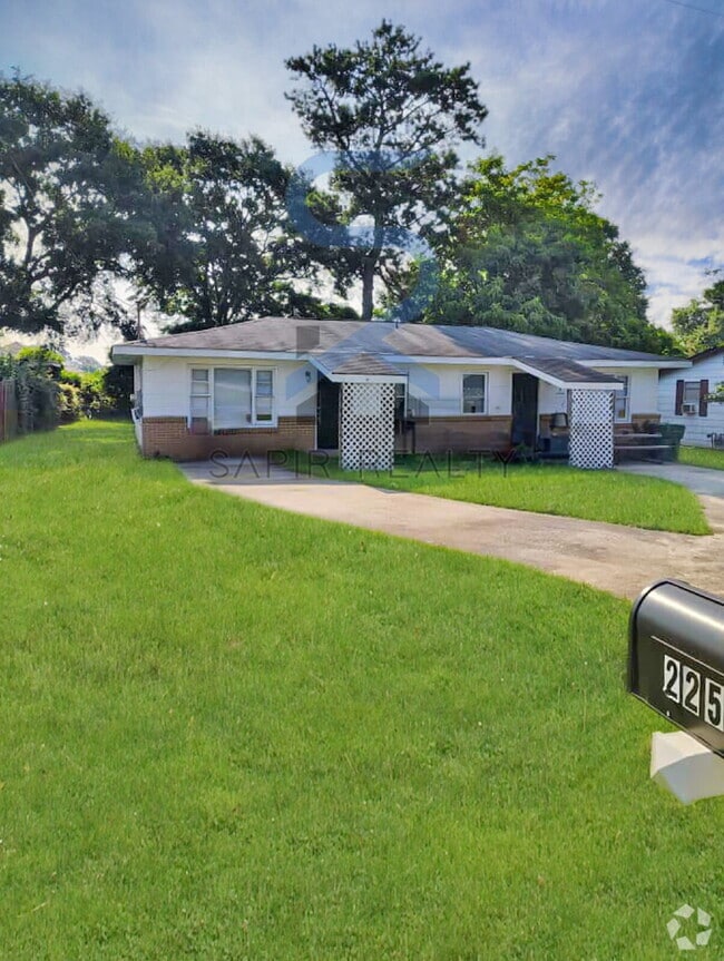 Building Photo - 225a Brady Dr