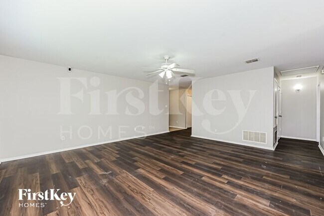 Building Photo - 1560 Sax Leigh Dr