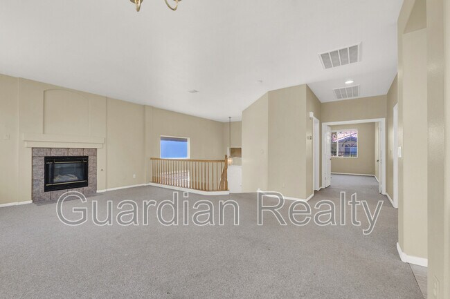 Building Photo - 224 Emerald Vista Way