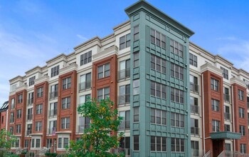Building Photo - 1350 Maryland Ave NE
