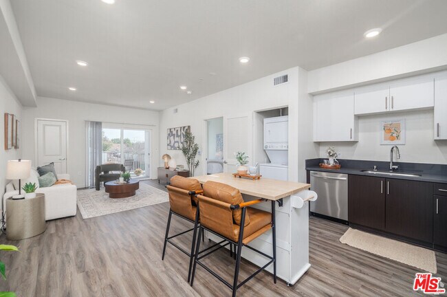 Foto del edificio - 3567 Chesapeake Ave