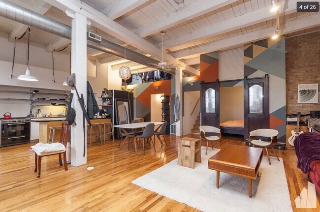 Building Photo - RAVENSWOOD - BEAUTIFUL 1BD/1BTH LOFT FOR R...