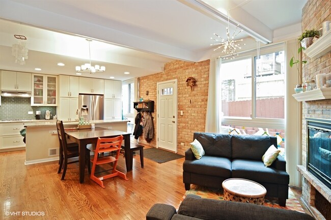Foto del edificio - 3012 N Waterloo Ct
