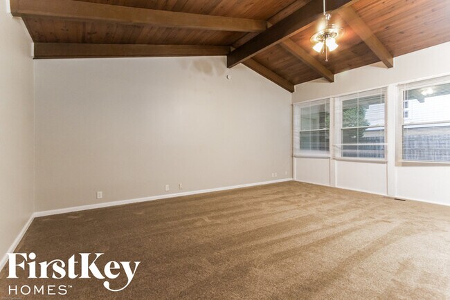 Building Photo - 4913 Victoria Rd