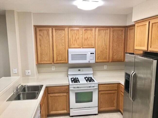 Foto del edificio - 3 bed 3 bath Richmond Townhouse with Garag...
