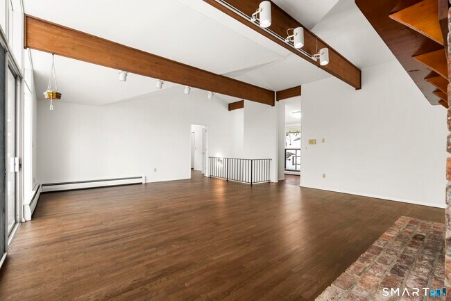 Foto del edificio - 304 Olmstead Hill Rd