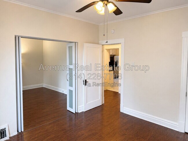 Foto del edificio - 4935 Loughborough Ave