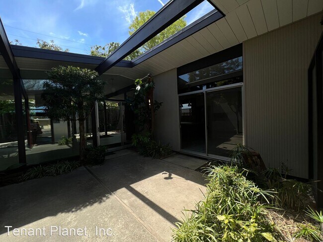 Building Photo - 4 br, 2 bath House - 714 Stendhal Ln