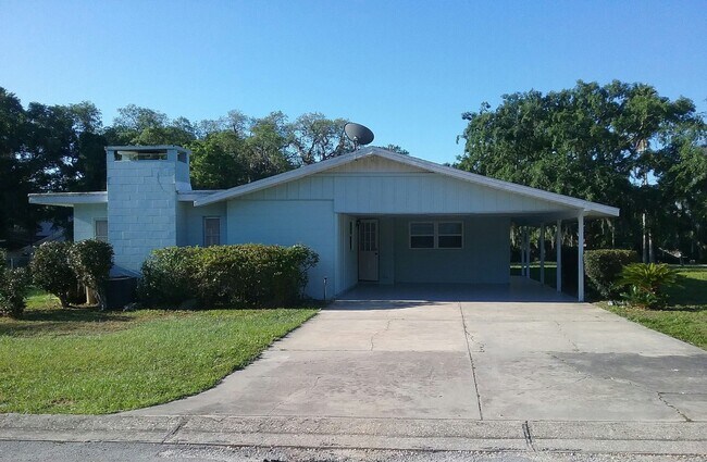 Foto del edificio - 3 Bedroom 2 Bath in Eustis for Rent!