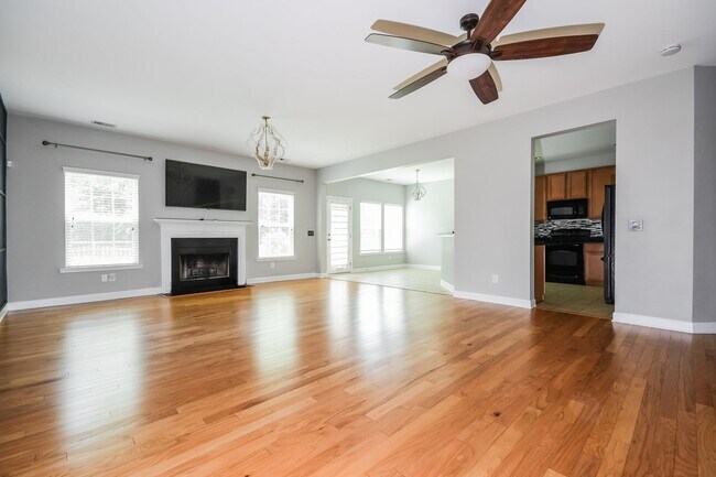 Foto del edificio - 233 Maywood Drive