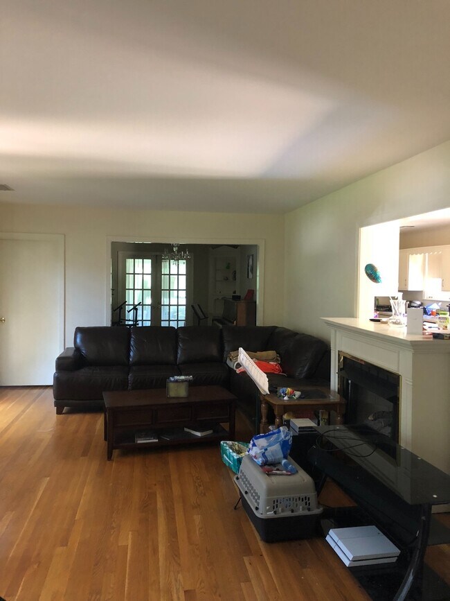 Foto del edificio - 2819 White Oak Dr