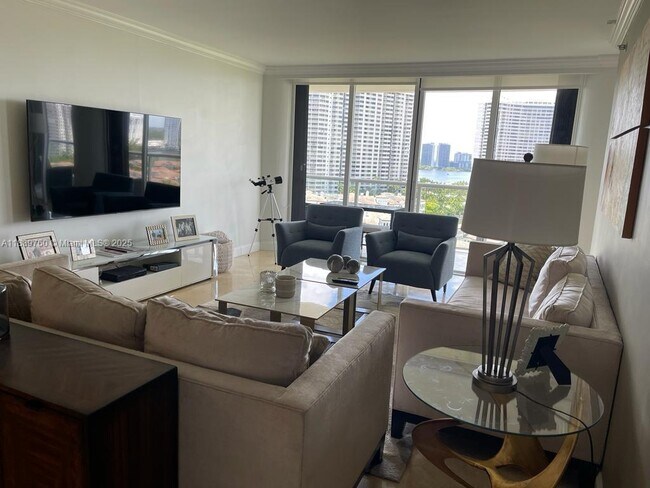 Foto del edificio - 4000 Island Blvd