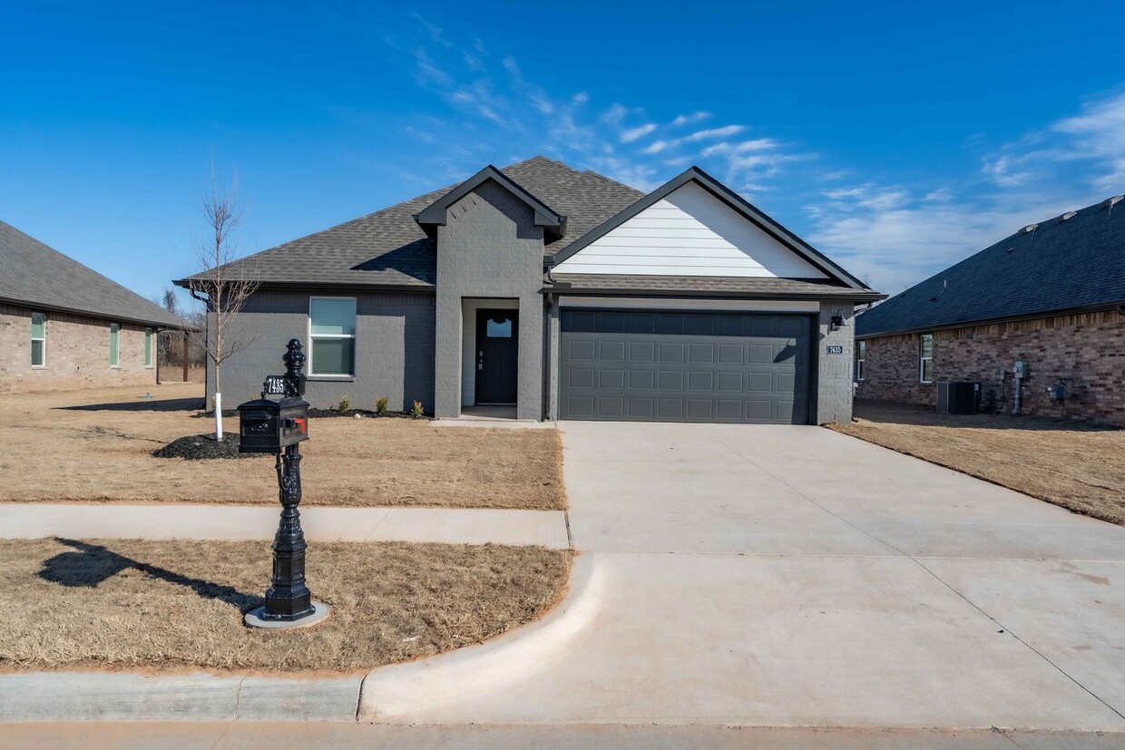 Primary Photo - Brand New D.R. Horton Home in Bixby - 4 Be...