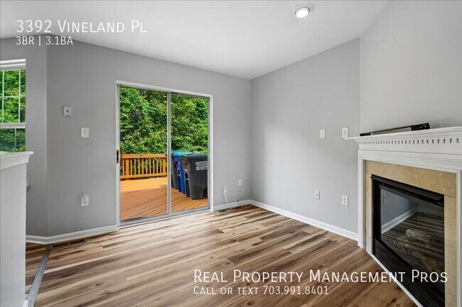 Foto del edificio - 3392 Vineland Pl