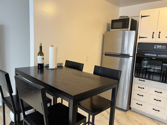 Building Photo - 1961 Clay St