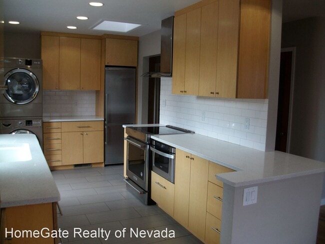 Building Photo - 2 br, 1 bath House - 1670 McKinley Dr