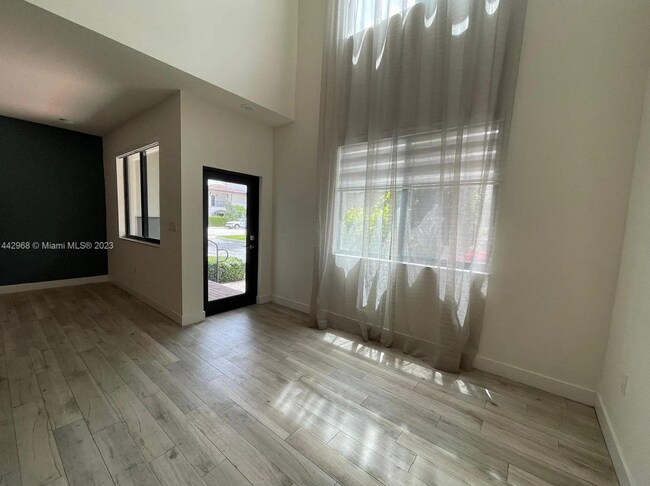 Foto del edificio - 4700 NW 84th Ave