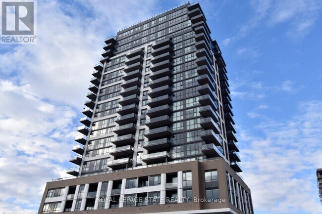 Building Photo - 2007 James St