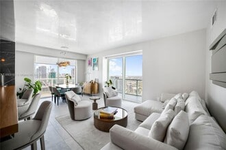 Building Photo - 1900 N Bayshore Dr Building Photo - 1900 N Bayshore Dr