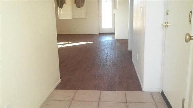 Building Photo - 3 bedroom in Victorville CA 92394