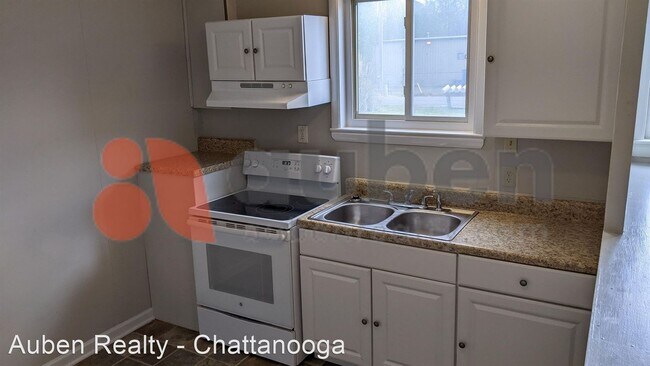 Building Photo - 1 br, 1 bath House - 566 Julian Road