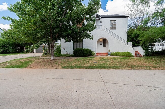 Photo - 1824 Carey Pl House