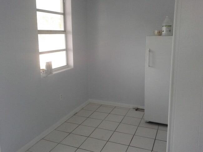Foto del edificio - 6835 Blind Pass Rd