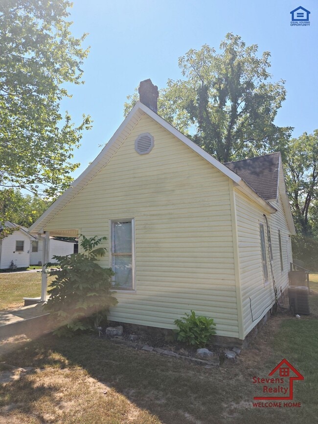 Building Photo - 213 Garfield St