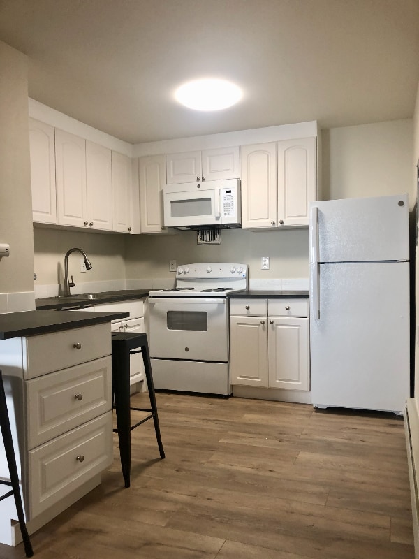 Building Photo - 3604 NE 73rd Pl