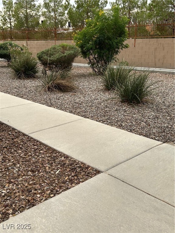 Foto principal - 1050 E Cactus Ave