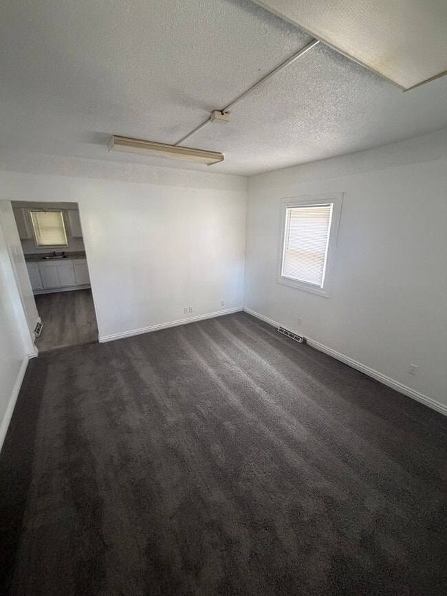 Building Photo - 1506 E Phillips St
