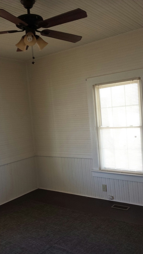 Building Photo - 1BR/1BA UNIT - AVAILABLE NOW