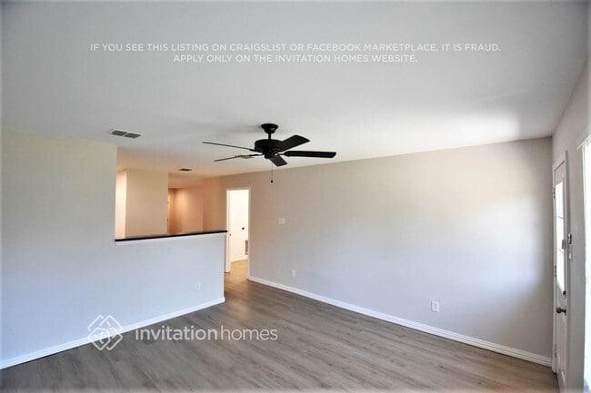 Building Photo - 14133 Esperanza Dr