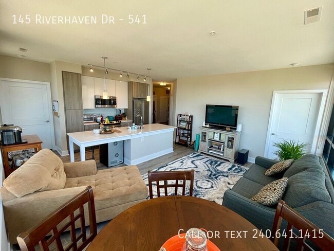 Foto del edificio - 145 Riverhaven Dr