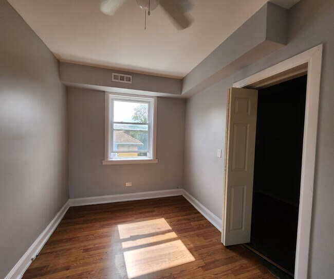 Foto del edificio - 8408 S Kingston Ave
