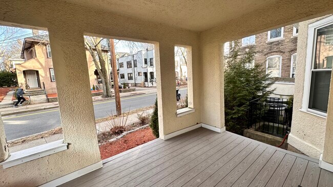 Building Photo - 172 Fuller St