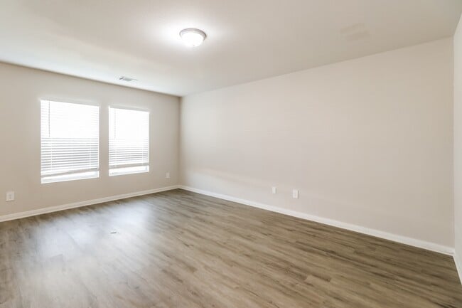 Foto del edificio - 14223 Harlequin Dr