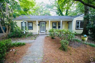 Building Photo - 1728 Bristol Dr